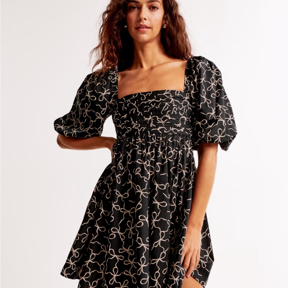 Abercrombie & Fitch Black and Cream Mini Dress